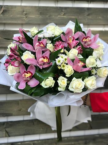 Букет цветов из: Розы и Хризантемы в Давыдково