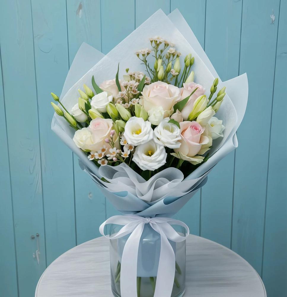 Букет цветов из: Розы и Лизиантусы в Давыдково