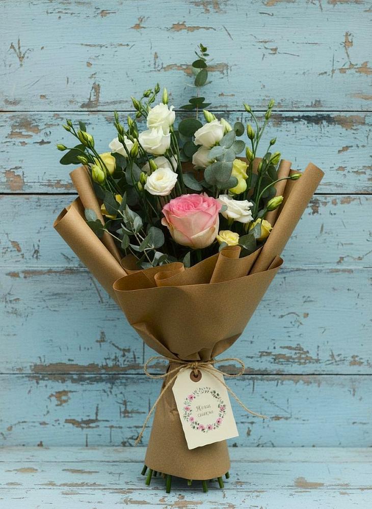 Букет цветов из: Розы и Лизиантусы в Давыдково