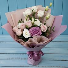 Букет цветов из:  Розы и Лизиантусы в Давыдково