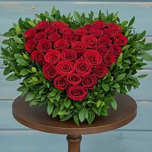 Цветочная композиция из Розы в виде сердца в Давыдково