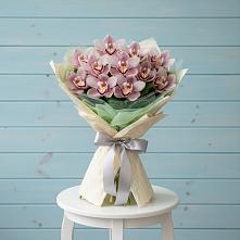 Букет цветов из:  Орхидеи и Розы #REPLACE_PRED# Давыдково