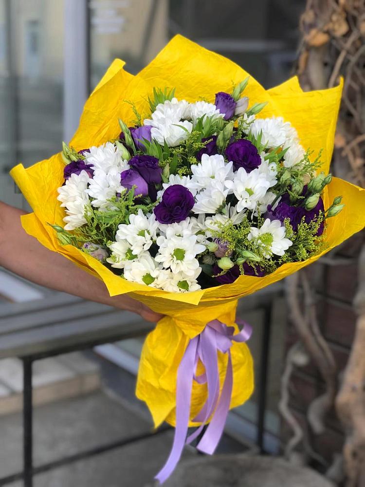 Букет цветов из: Ирисы, Хризантемы и Ромашки в Давыдково