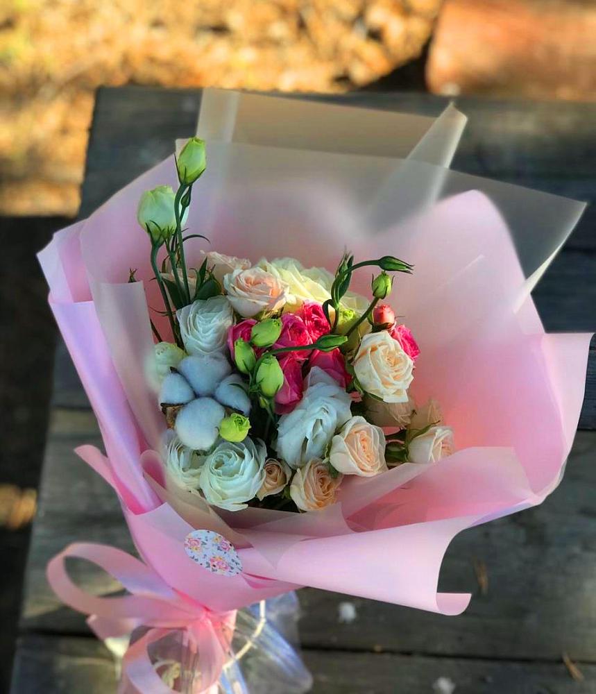 Букет цветов из: Розы и Лизиантусы в Давыдково