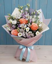 Букет цветов из:  Лизиантусы, Розы, Альстромерии и Гипсофила в Давыдково
