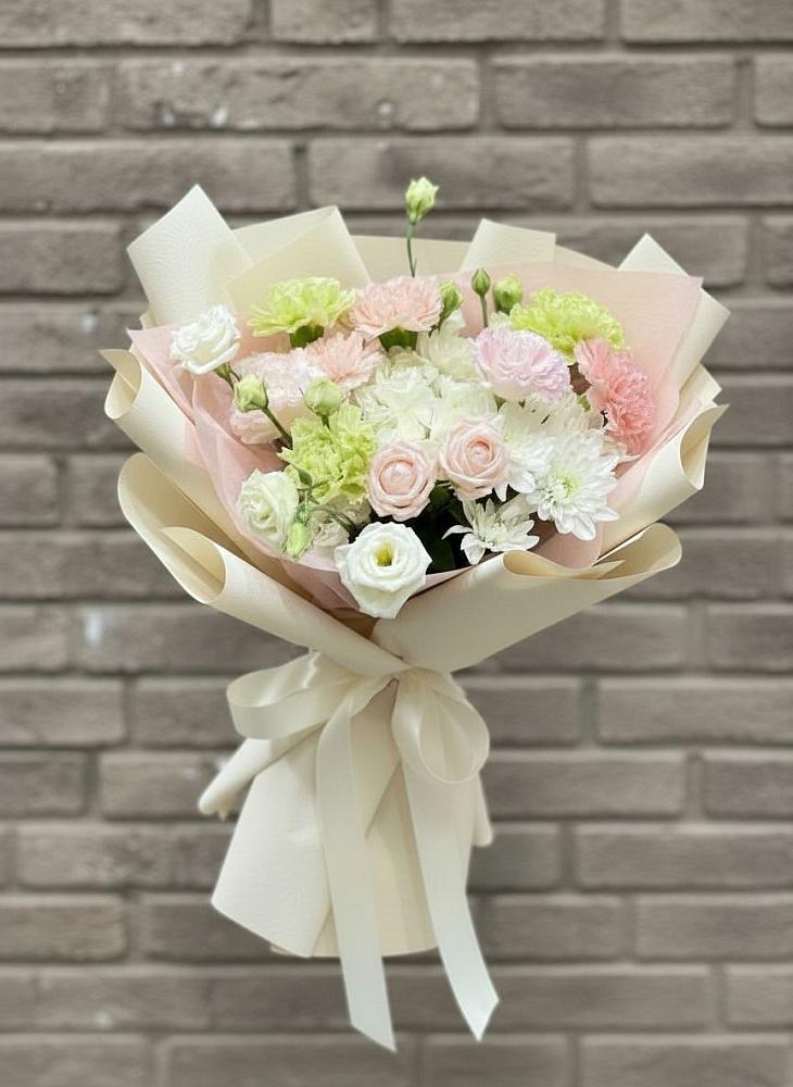 Букет цветов из: Гвоздики, Розы, Лизиантусы и Хризантемы в Давыдково