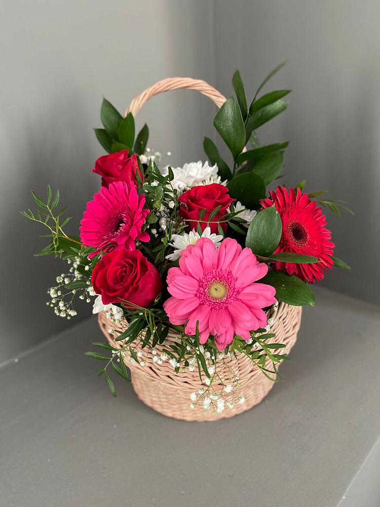 Цветочная композиция из Розы, Хризантемы и Герберы в корзине в Давыдково