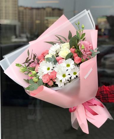 Букет цветов из: Розы, Лизиантусы и Хризантемы в Давыдково