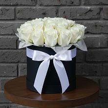 Цветочная композиция из Розы в шляпной коробке в Давыдково